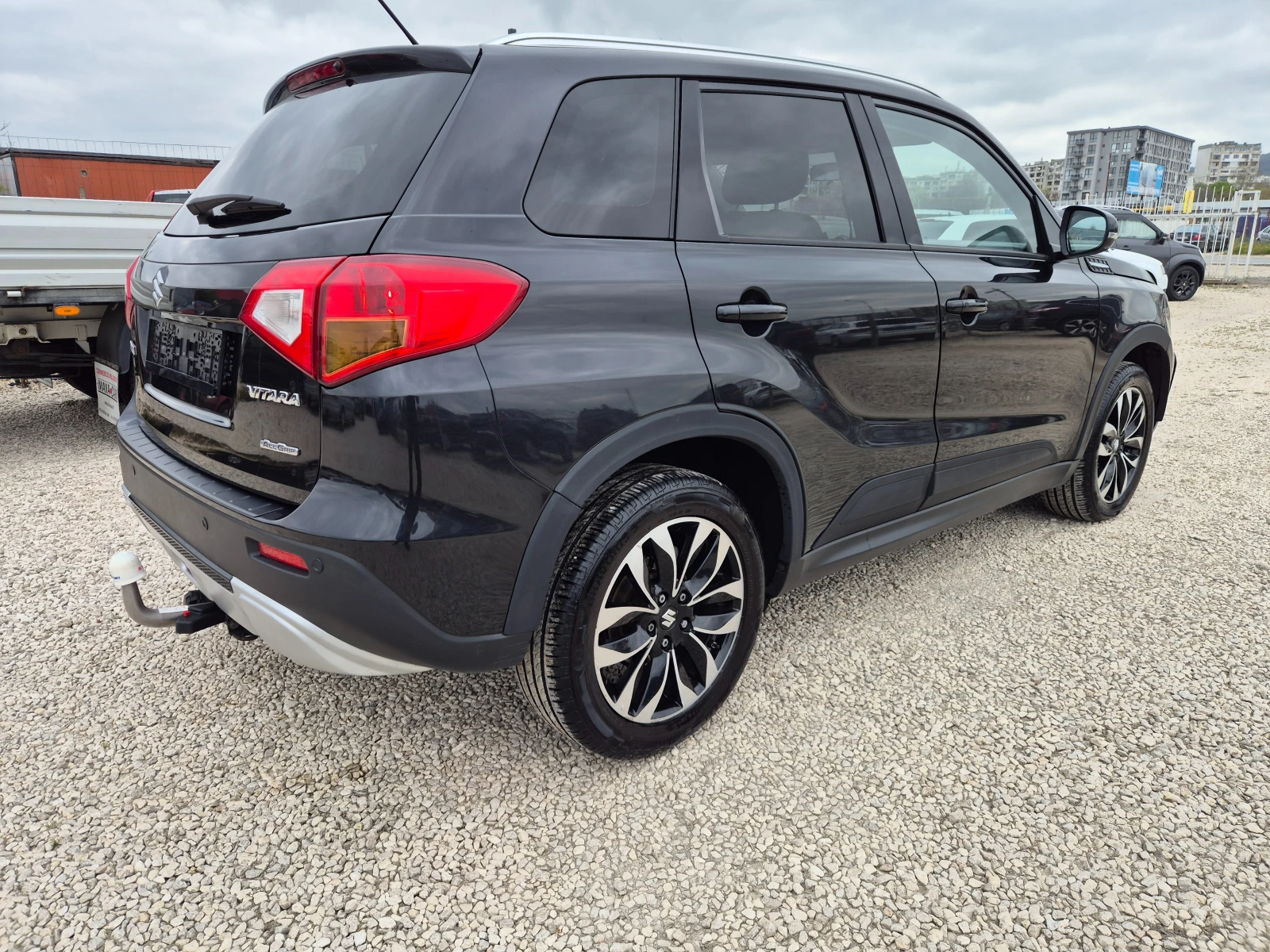 Suzuki Vitara 1.6d 4x4 - изображение 6