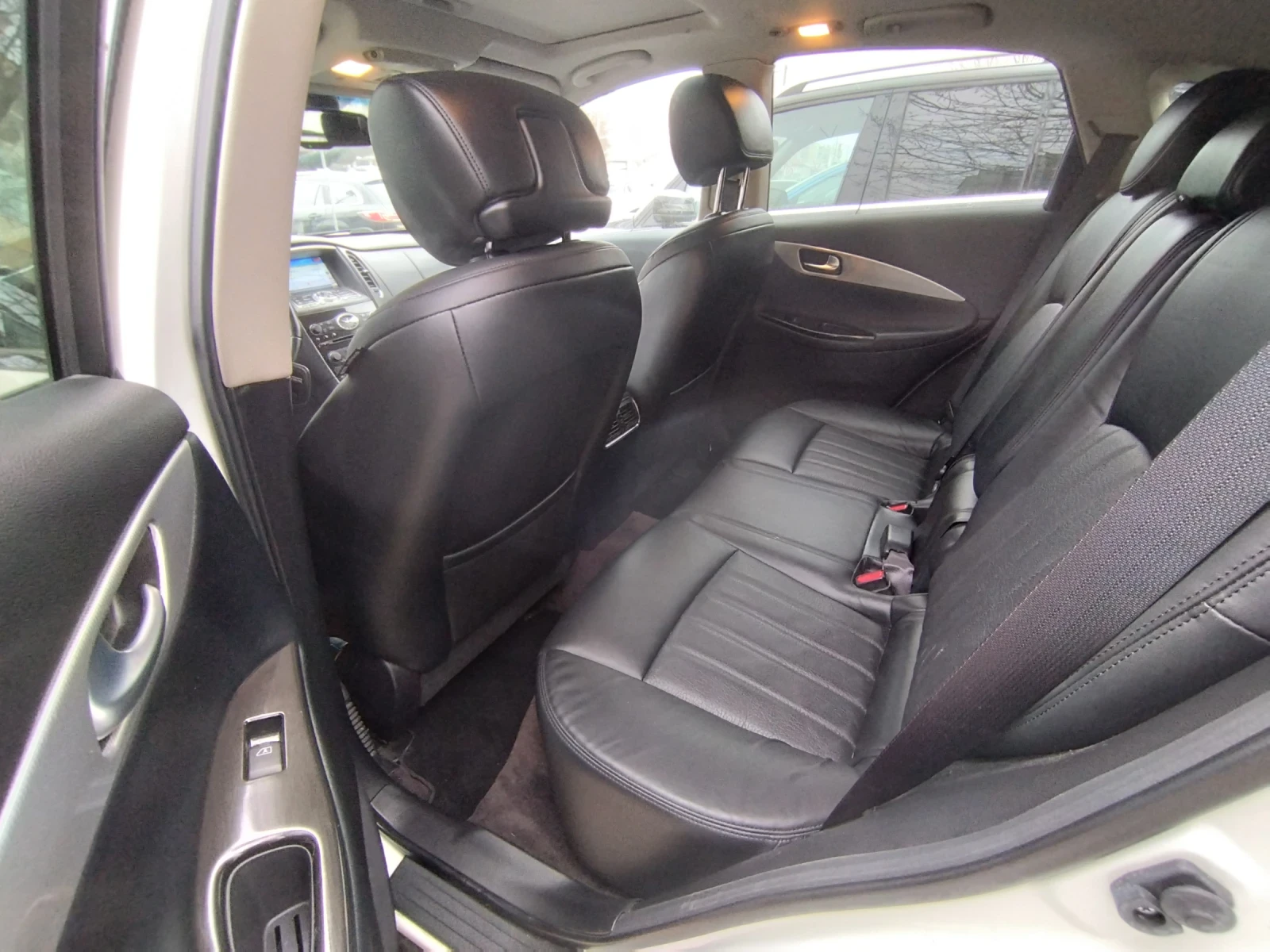 Infiniti QX50 3.0tdi/238hp/Swiss /115 000km., снимка 14 - Автомобили и джипове - 53434270