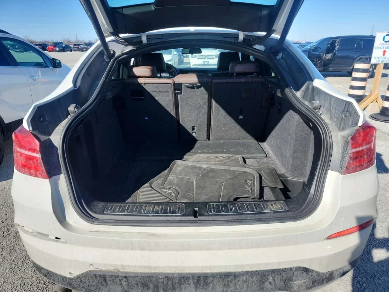 BMW X4 xDrive28i/CARFAX/ШИБИДАХ/ПОДГРЕВИ, снимка 14 - Автомобили и джипове - 54059416