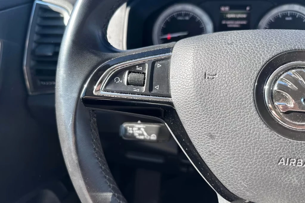 Skoda Karoq Style 1.6tdi DSG 116ps DK, снимка 7 - Автомобили и джипове - 54900511