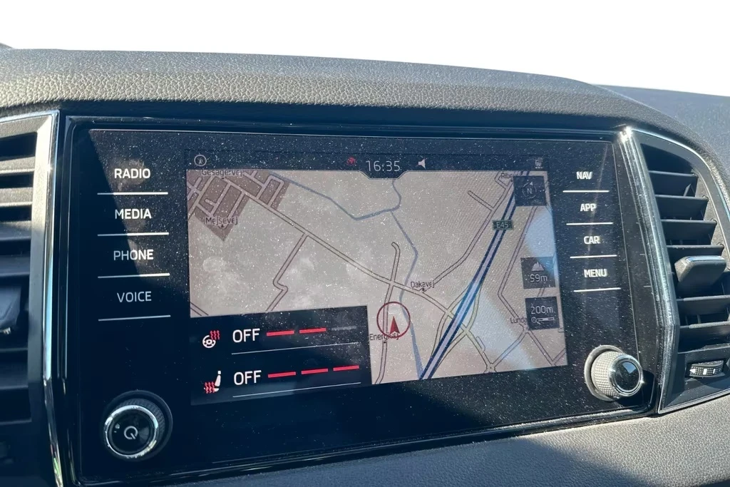 Skoda Karoq Style 1.6tdi DSG 116ps DK, снимка 10 - Автомобили и джипове - 54900511