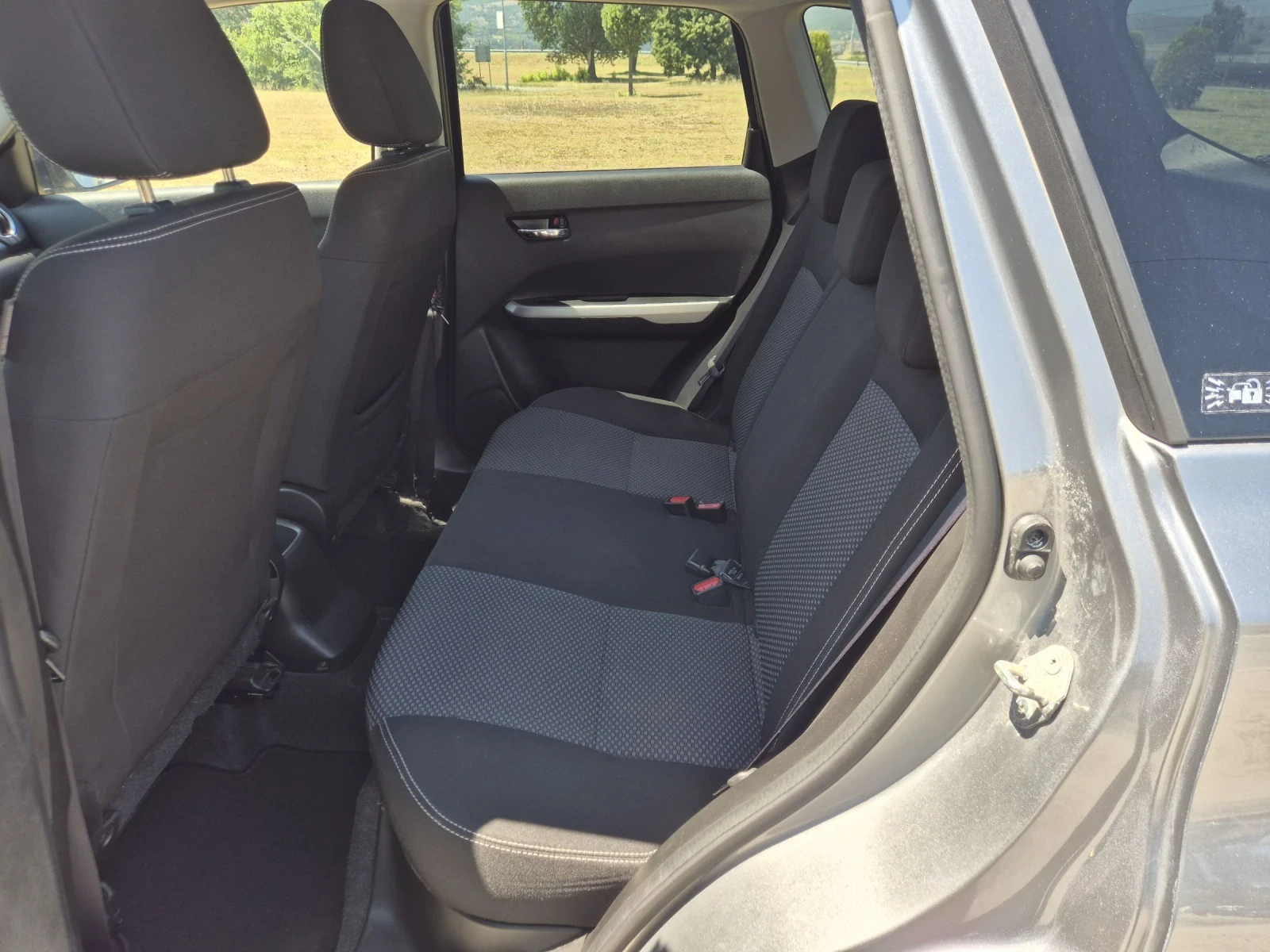 Suzuki Vitara 1.6, снимка 15 - Автомобили и джипове - 55359860