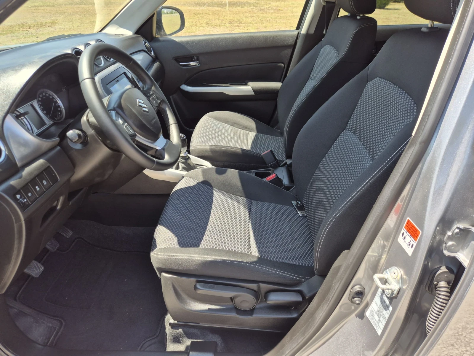 Suzuki Vitara 1.6, снимка 10 - Автомобили и джипове - 55359860