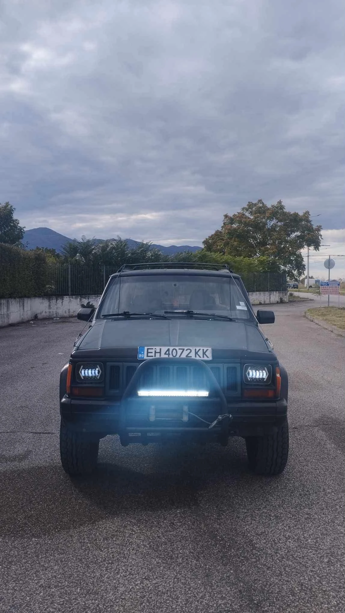 Jeep Cherokee, снимка 3 - Автомобили и джипове - 55419345