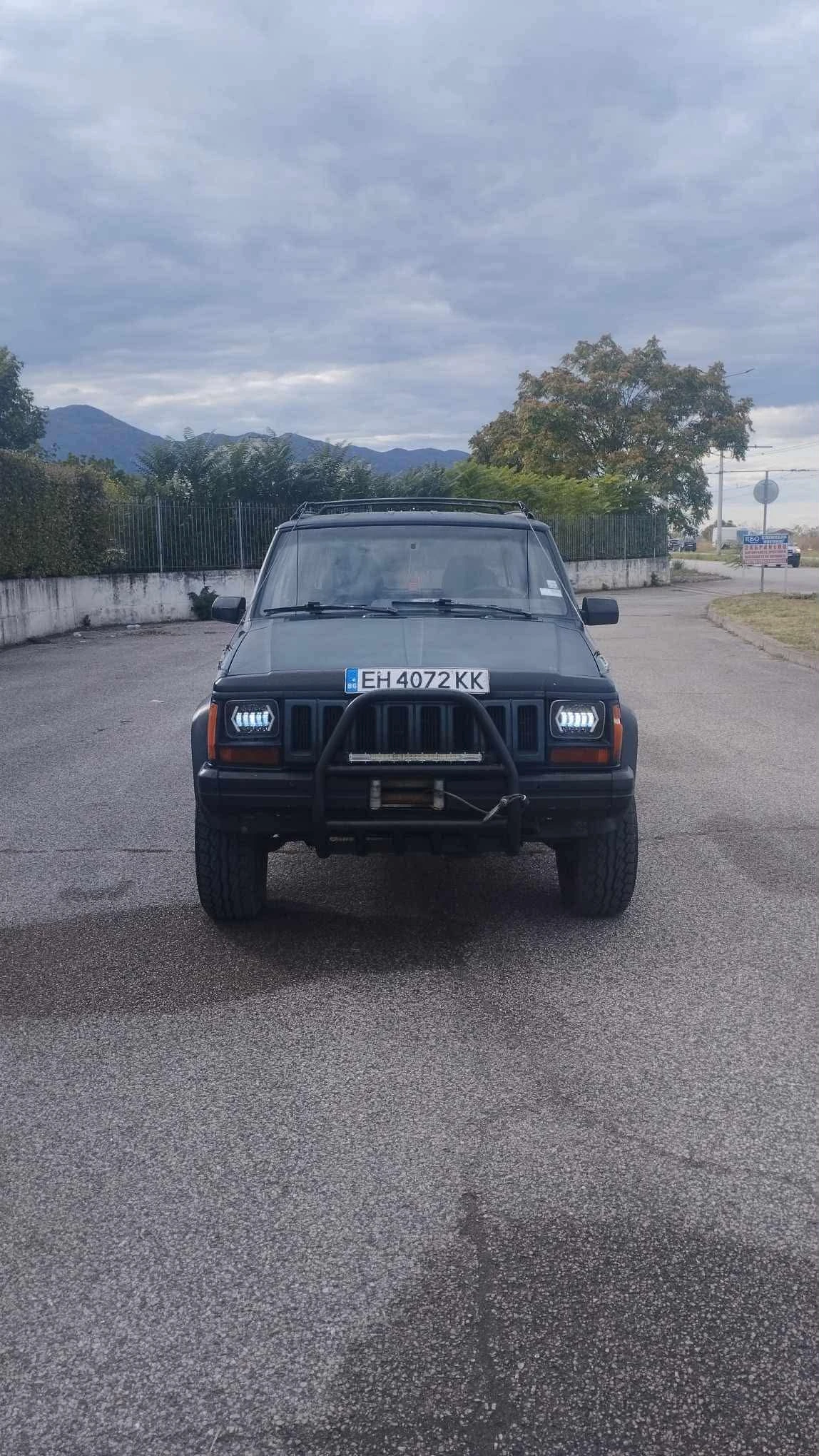 Jeep Cherokee, снимка 2 - Автомобили и джипове - 55419345