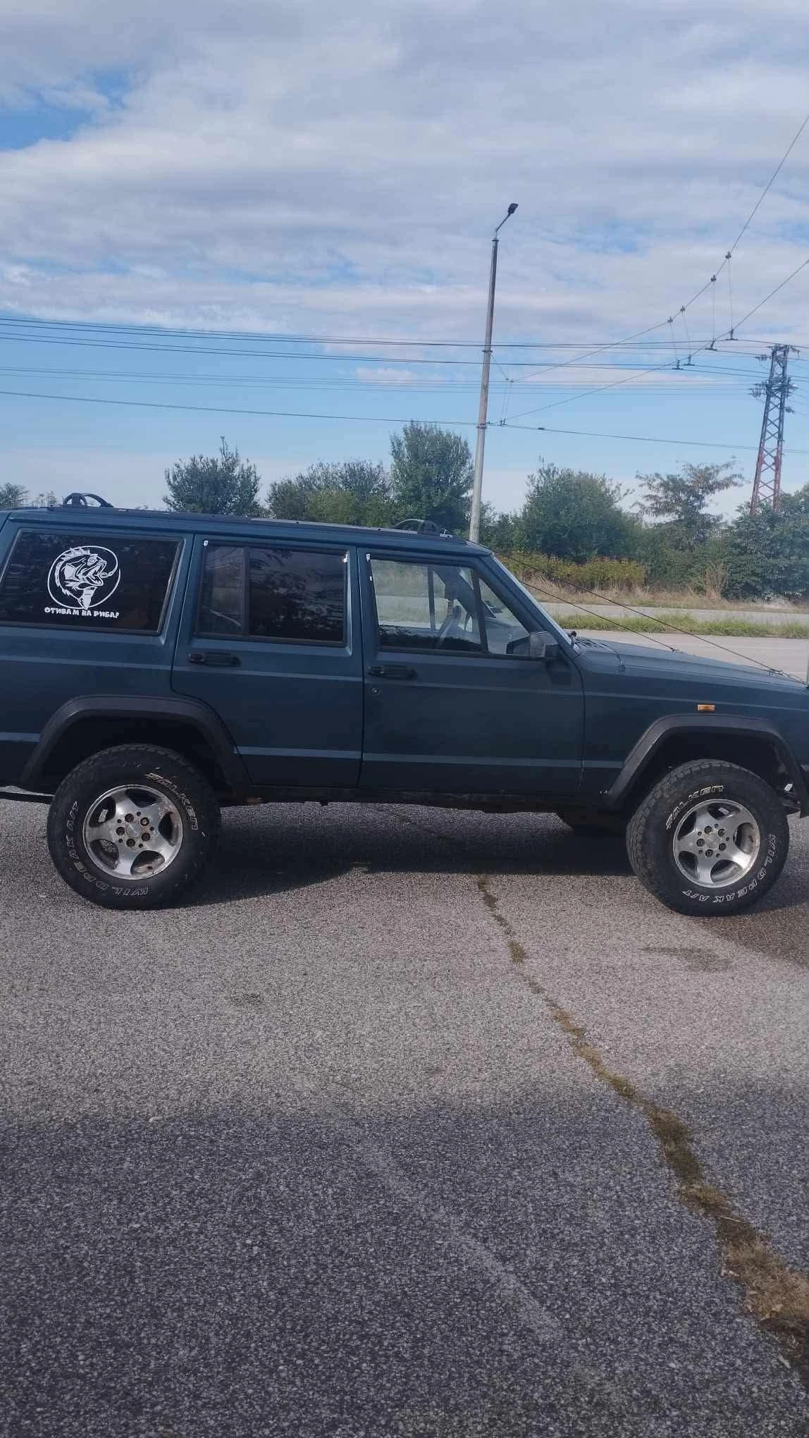 Jeep Cherokee, снимка 4 - Автомобили и джипове - 55419345