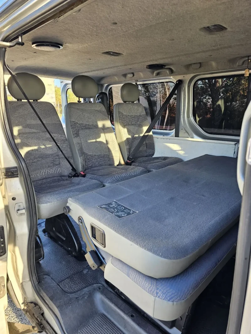 Renault Trafic, снимка 11 - Бусове и автобуси - 48431912