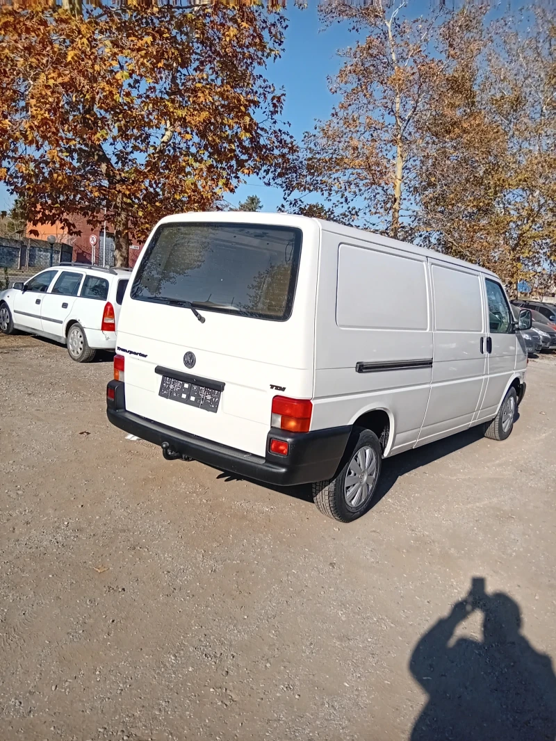 VW T4 2, 5TDi KLiMA дълга БАЗА, снимка 4 - Бусове и автобуси - 52772863