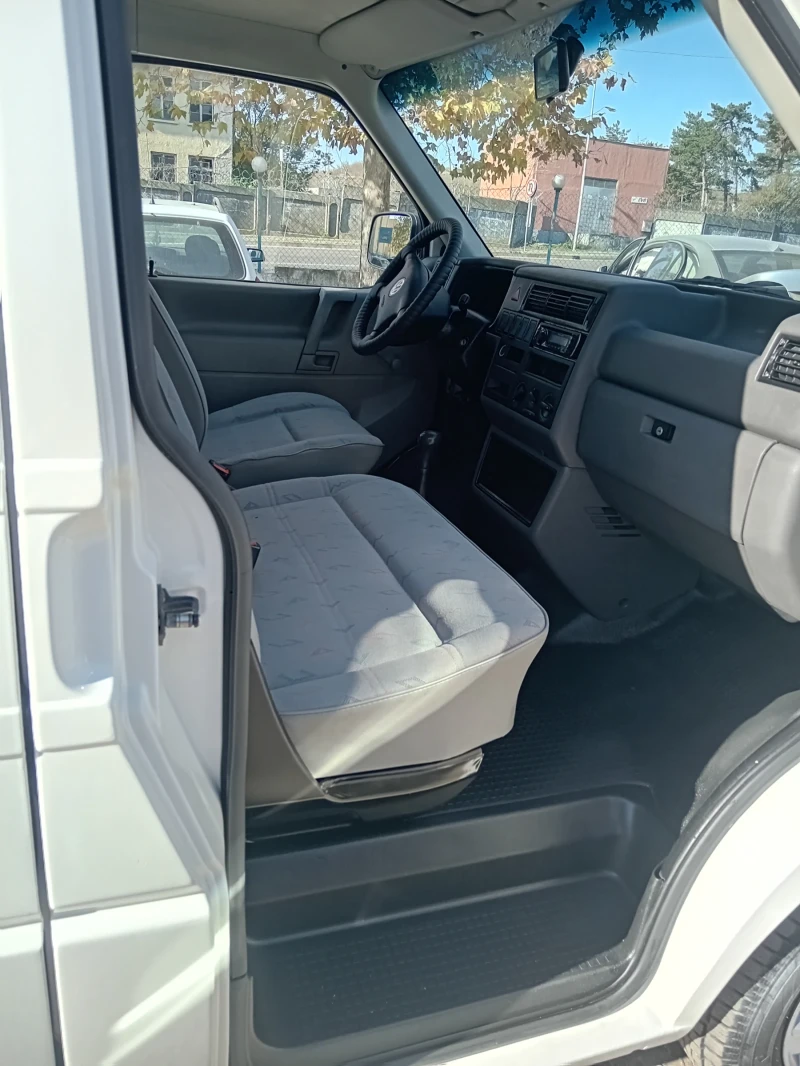 VW T4 2, 5TDi KLiMA дълга БАЗА, снимка 6 - Бусове и автобуси - 52772863