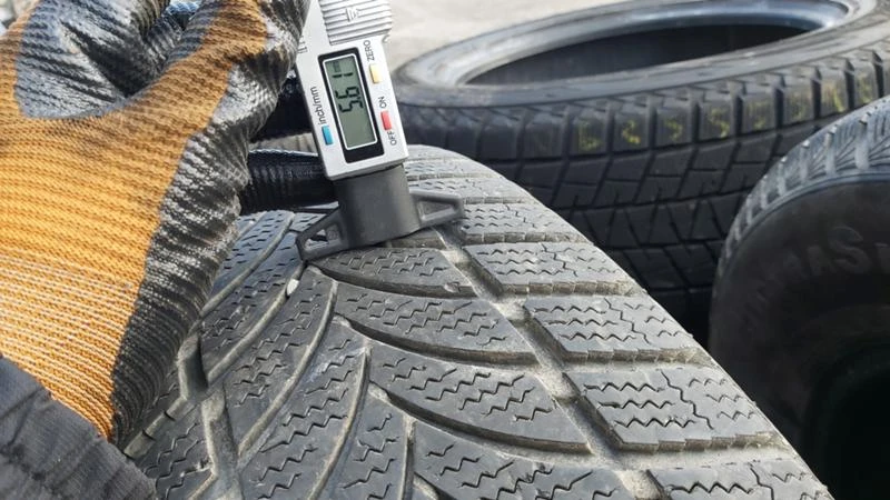 Гуми Зимни 235/70R16, снимка 11 - Гуми и джанти - 27725590