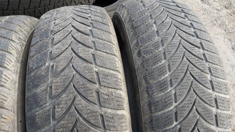 Гуми Зимни 235/70R16, снимка 4 - Гуми и джанти - 27725590