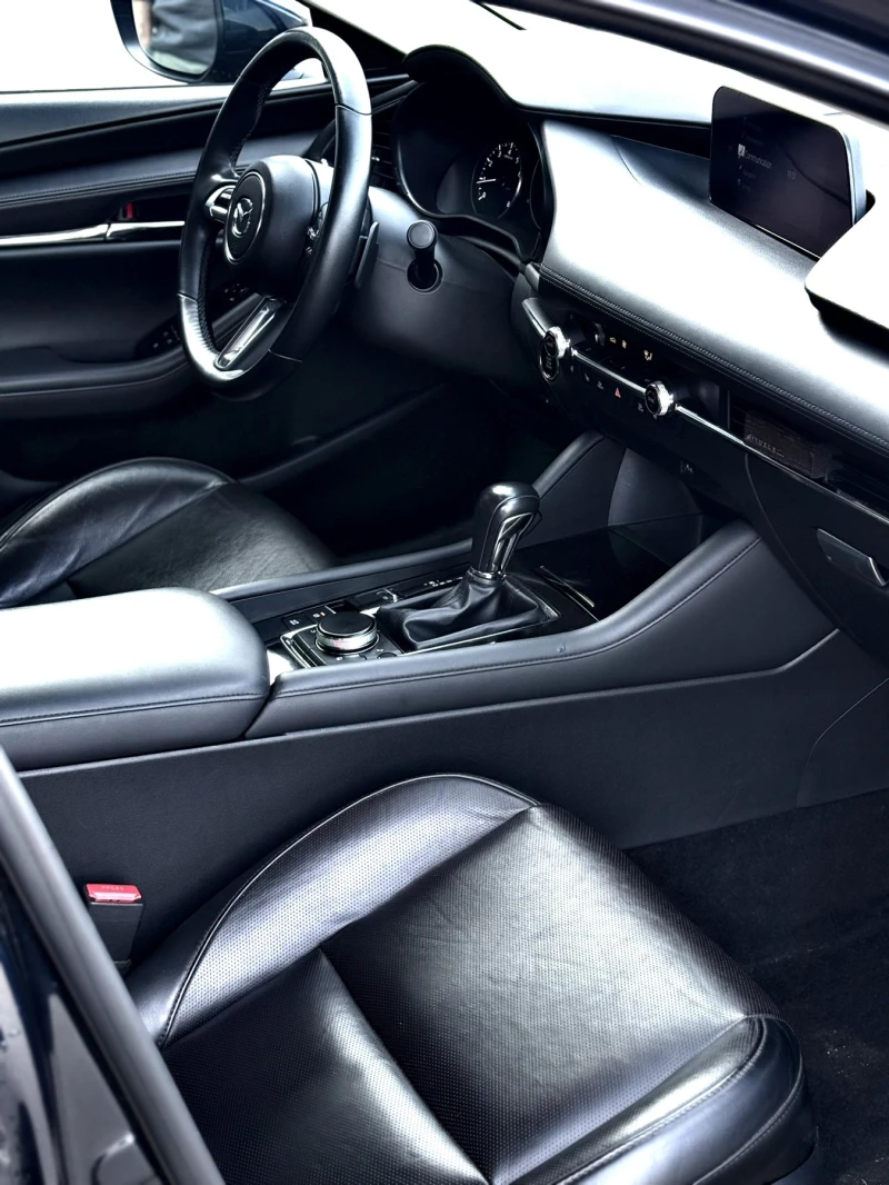 Mazda 3 PREMIUM, снимка 8 - Автомобили и джипове - 43243622