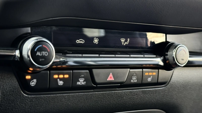 Mazda 3 PREMIUM, снимка 11 - Автомобили и джипове - 43243622