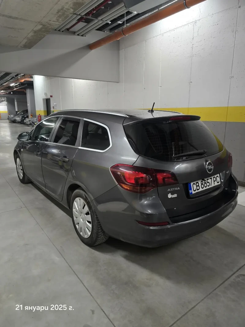 Opel Astra 1.7 CDTI, снимка 4 - Автомобили и джипове - 48744383