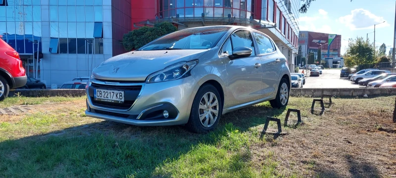 Peugeot 208, снимка 6 - Автомобили и джипове - 47975150