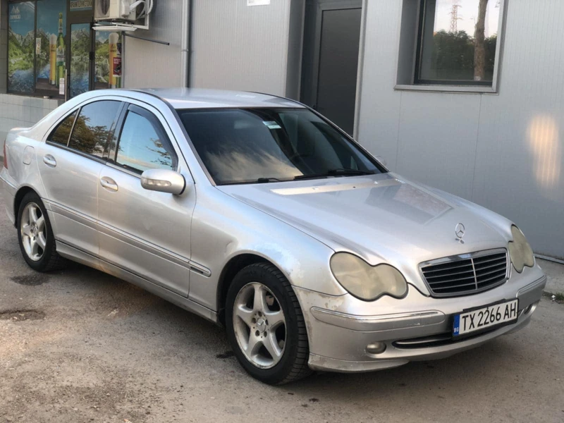 Mercedes-Benz C 200, снимка 7 - Автомобили и джипове - 48433399