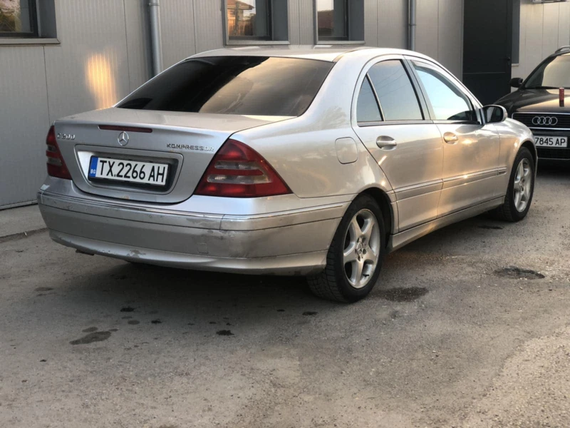 Mercedes-Benz C 200, снимка 3 - Автомобили и джипове - 48433399