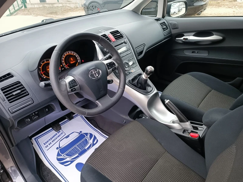 Toyota Auris 1.6i-132кс-ШВЕЙЦАРИЯ-РЪЧКА-6ск-FACELIFT-Keyless, снимка 9 - Автомобили и джипове - 48781959