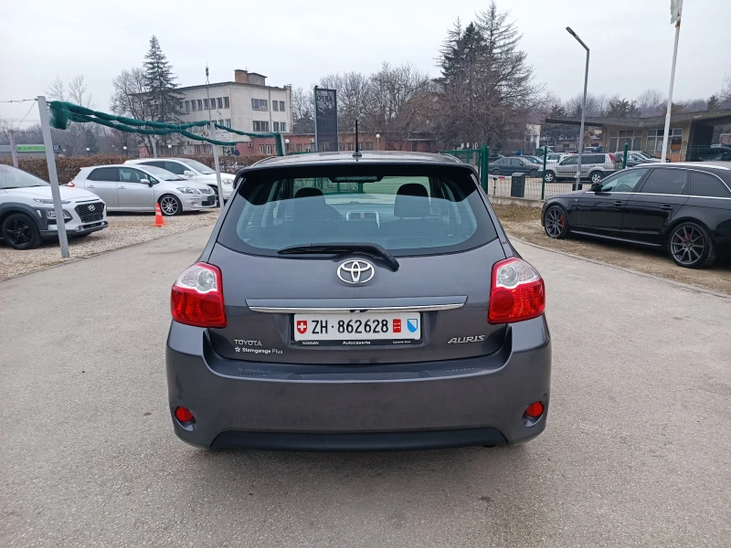 Toyota Auris 1.6i-132кс-ШВЕЙЦАРИЯ-РЪЧКА-6ск-FACELIFT-Keyless, снимка 4 - Автомобили и джипове - 48781959