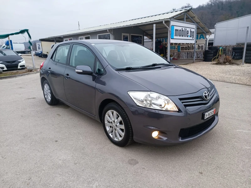 Toyota Auris 1.6i-132кс-ШВЕЙЦАРИЯ-РЪЧКА-6ск-FACELIFT-Keyless, снимка 2 - Автомобили и джипове - 48781959