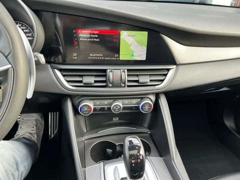 Alfa Romeo Giulia 2.2-JTDM/190HP/VELOCE/CAM/NAVI/LED/KLESS/702v, снимка 9 - Автомобили и джипове - 51532669