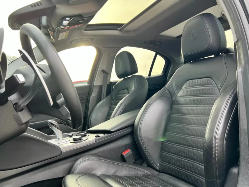 Alfa Romeo Giulia 2.2-JTDM/190HP/VELOCE/CAM/NAVI/LED/KLESS/702v, снимка 8 - Автомобили и джипове - 51532669