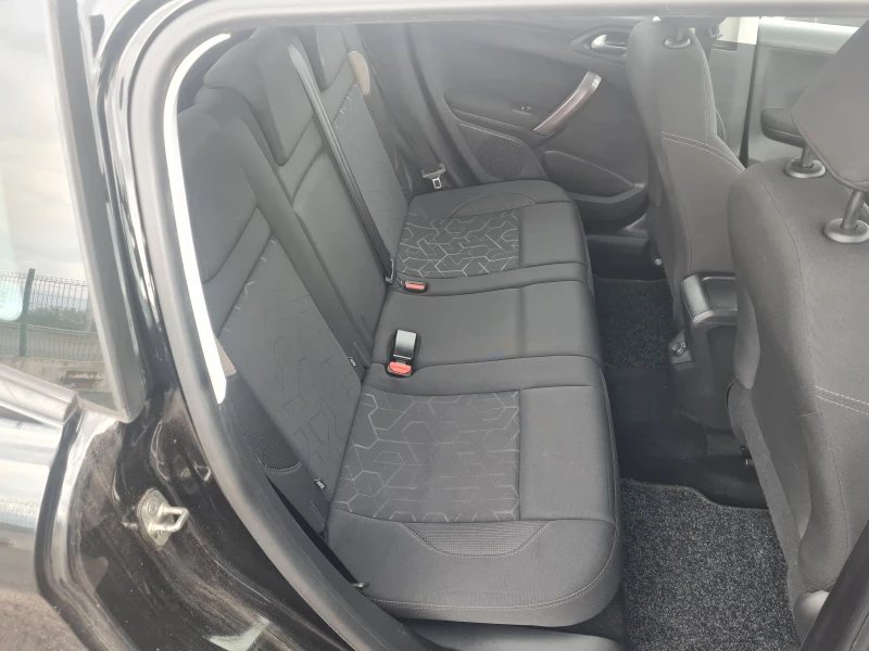 Peugeot 2008 1.4HDI-NAVI ПЕРФЕКТНО, снимка 14 - Автомобили и джипове - 52037371