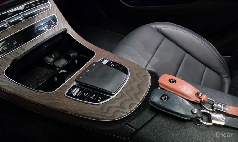 Mercedes-Benz E 250, снимка 9 - Автомобили и джипове - 52857433