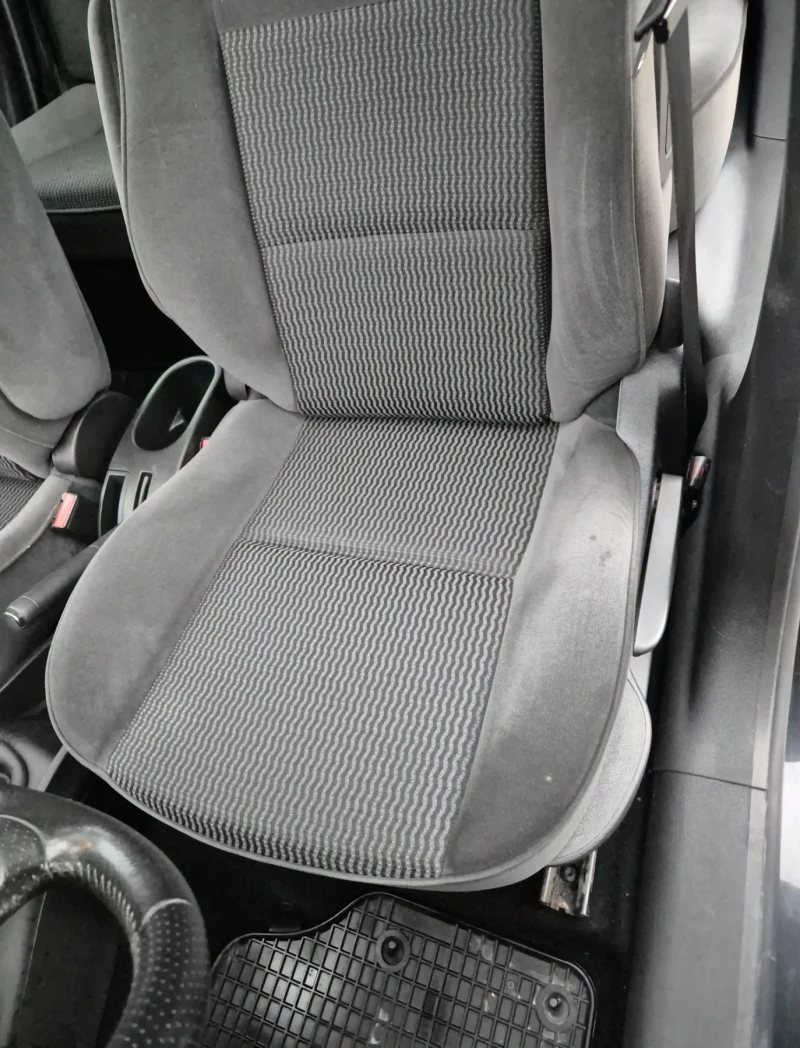 Peugeot 207 1.4i 88к.с., снимка 7 - Автомобили и джипове - 53343591