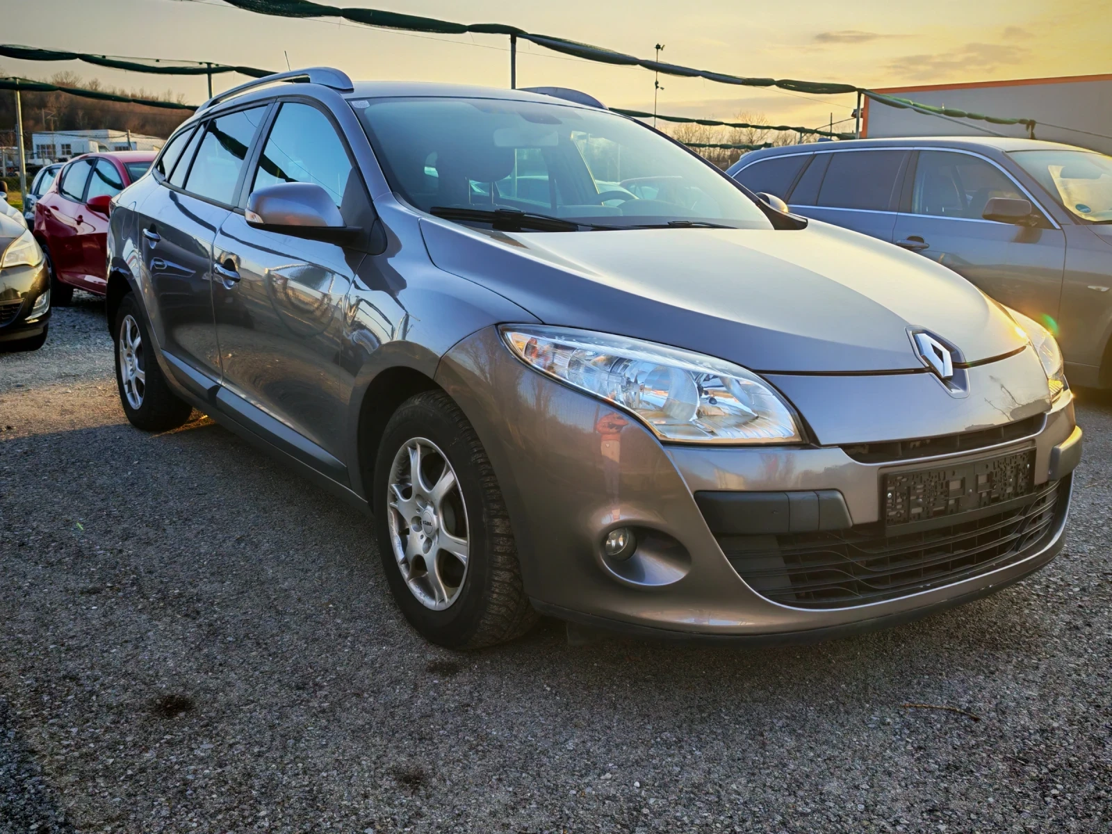 Renault Megane 1.6i Navi, снимка 7 - Автомобили и джипове - 45358775