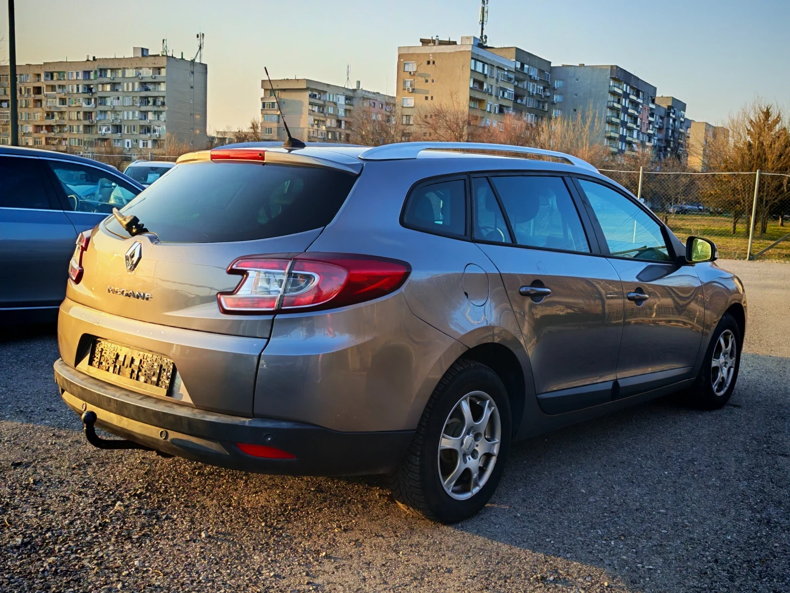 Renault Megane 1.6i Navi, снимка 5 - Автомобили и джипове - 45358775