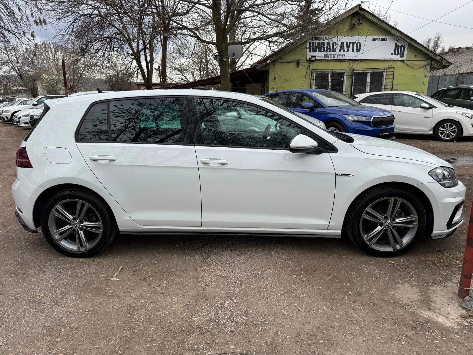 VW Golf R_Line!! Топ състояние!! - изображение 4