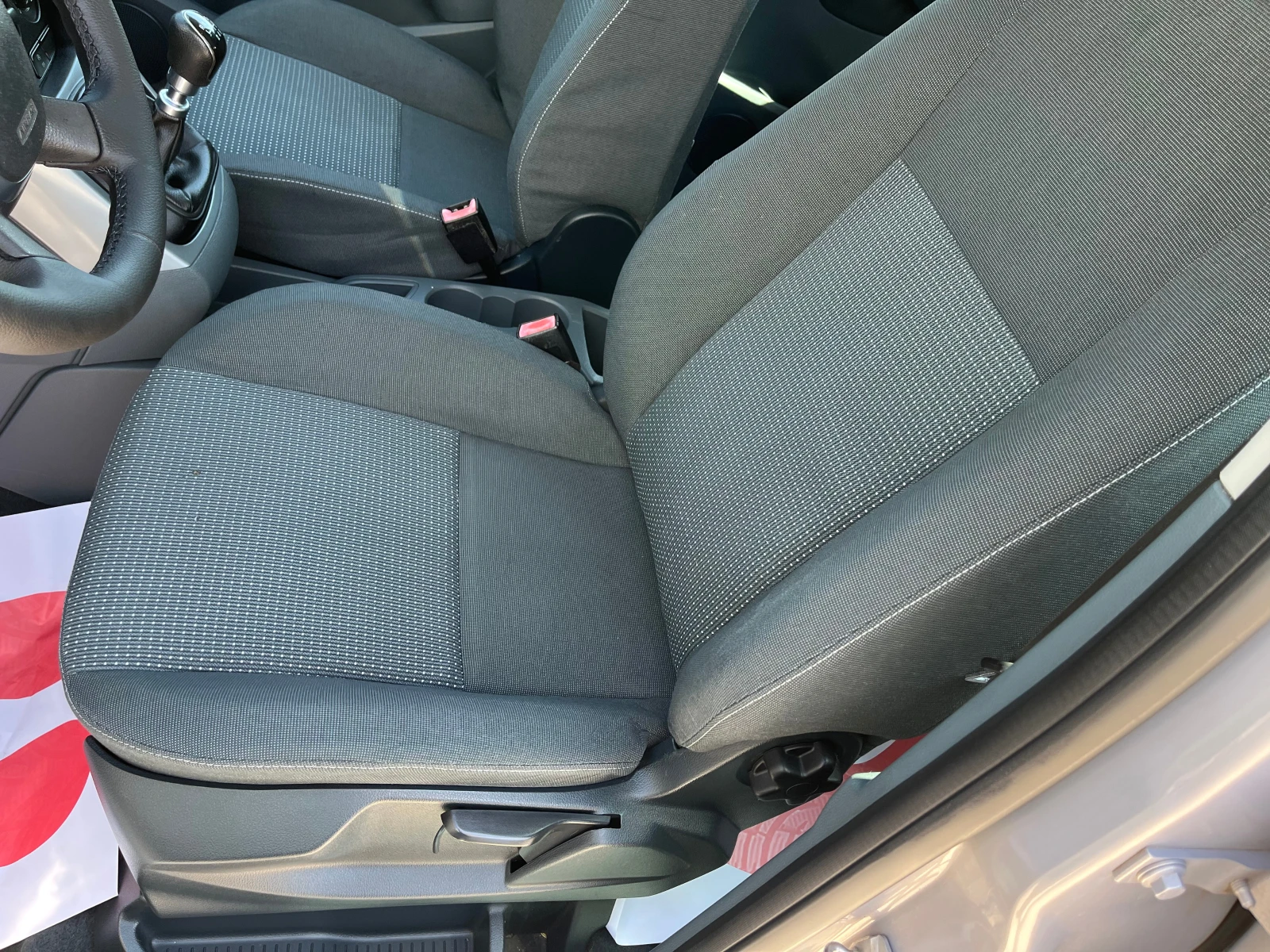Ford C-max 1.6 HDI 115k.c - изображение 8