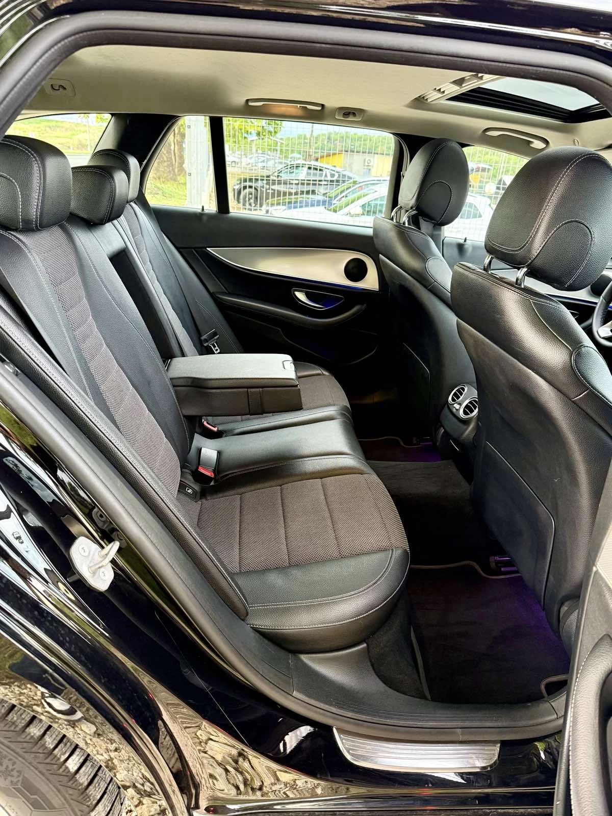 Mercedes-Benz E 220  4MATIC Avantgarde Distronic Plus  - изображение 8