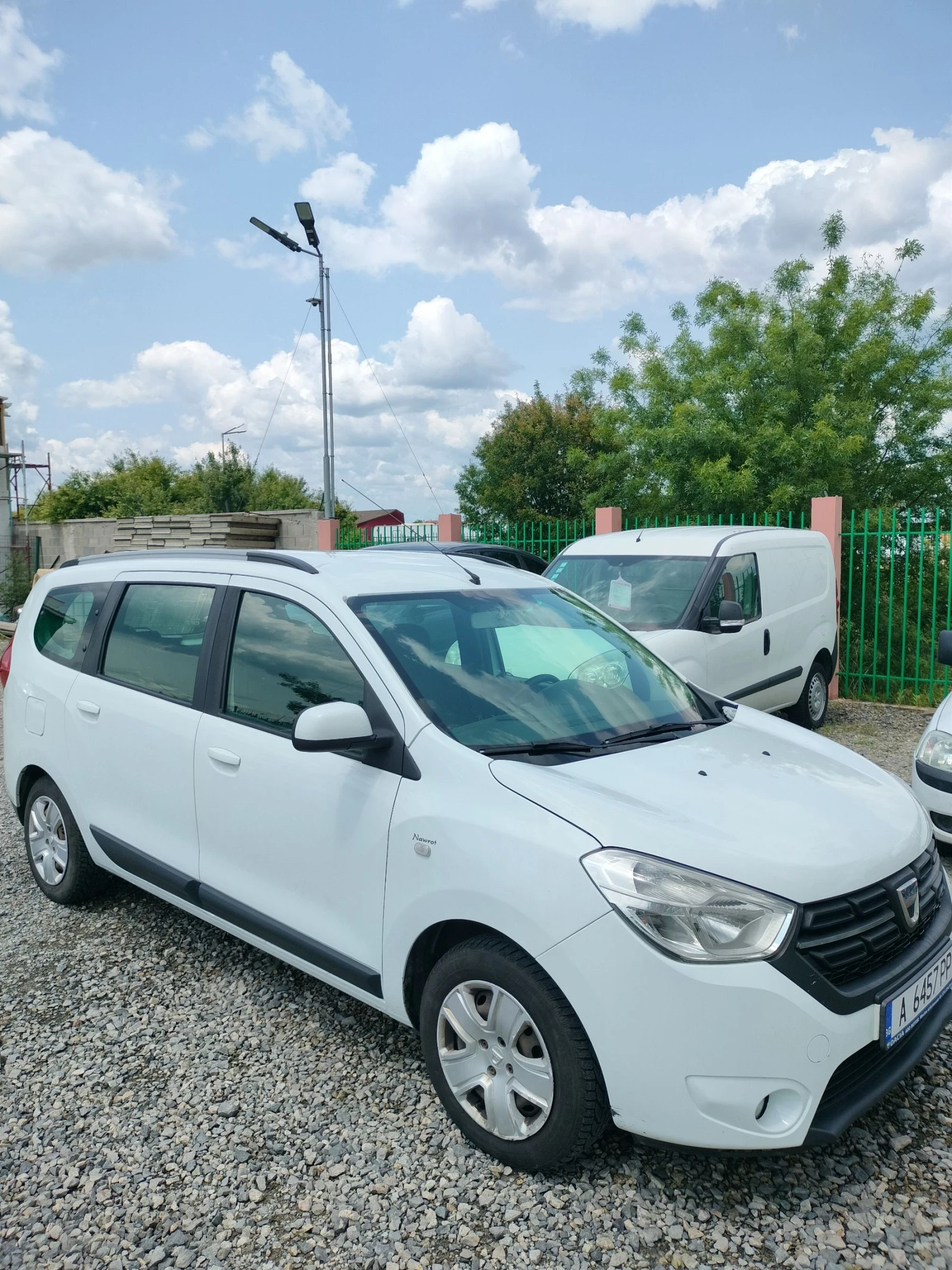 Dacia Lodgy 1.6 LPG - изображение 8