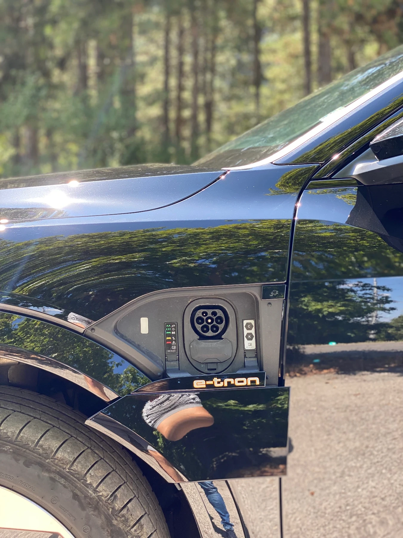 Audi E-Tron Sportback S 95 kWh (503 Hp) - изображение 8