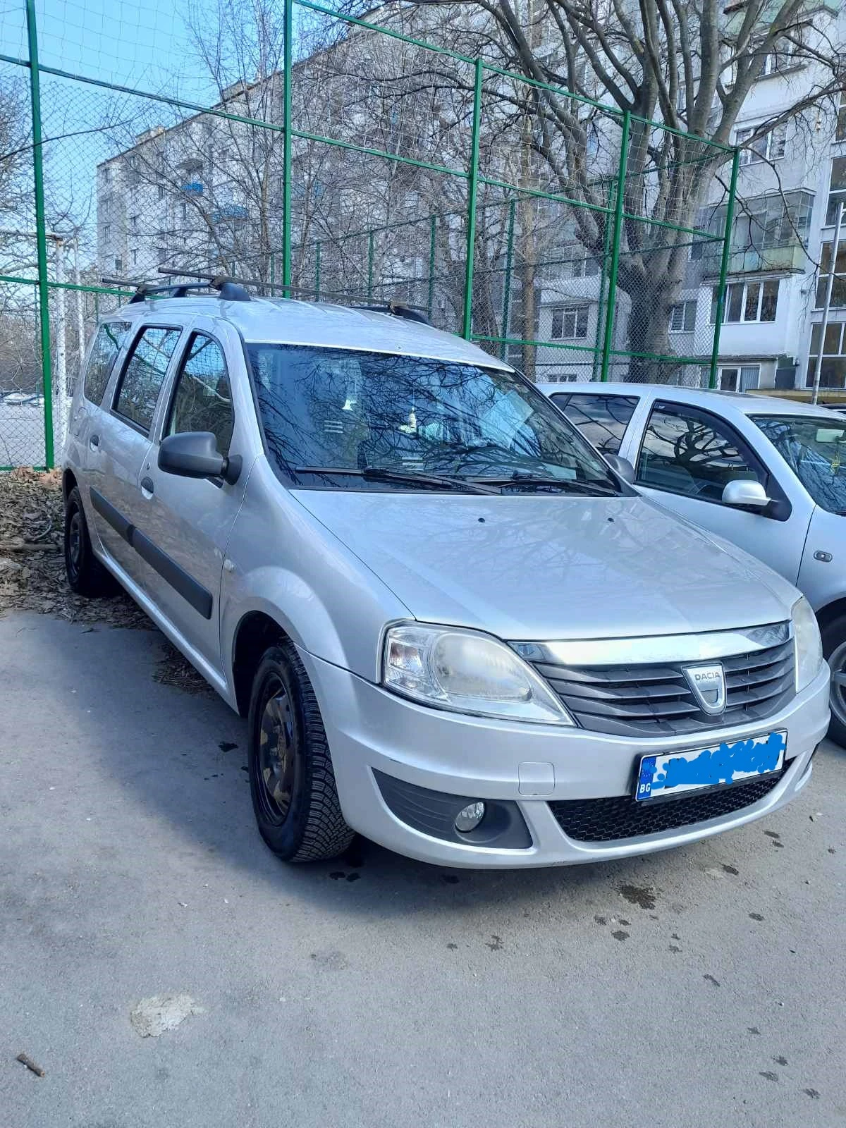 Dacia Logan, снимка 4 - Автомобили и джипове - 54743328