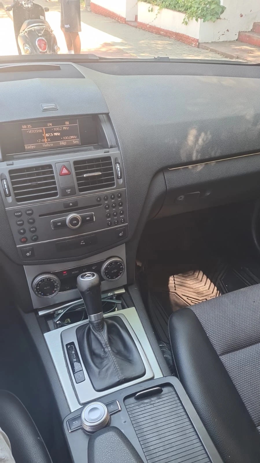 Mercedes-Benz C 180, снимка 4 - Автомобили и джипове - 55493660