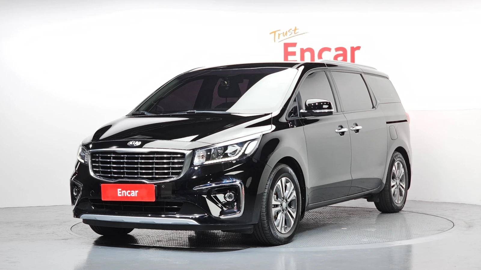 Kia Carnival LUXURY 2.2* ПОДГРЕВ ВОЛАН/СЕДАЛКИ* hellascars.bg
