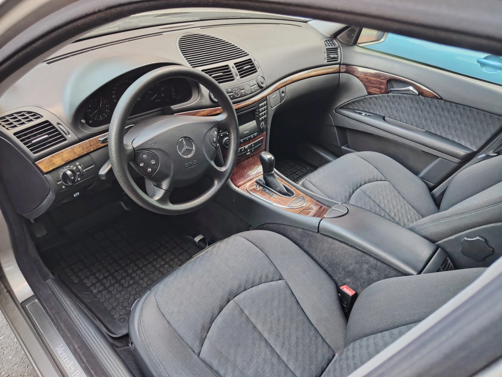 Mercedes-Benz E 220 W211, снимка 6 - Автомобили и джипове - 55942586