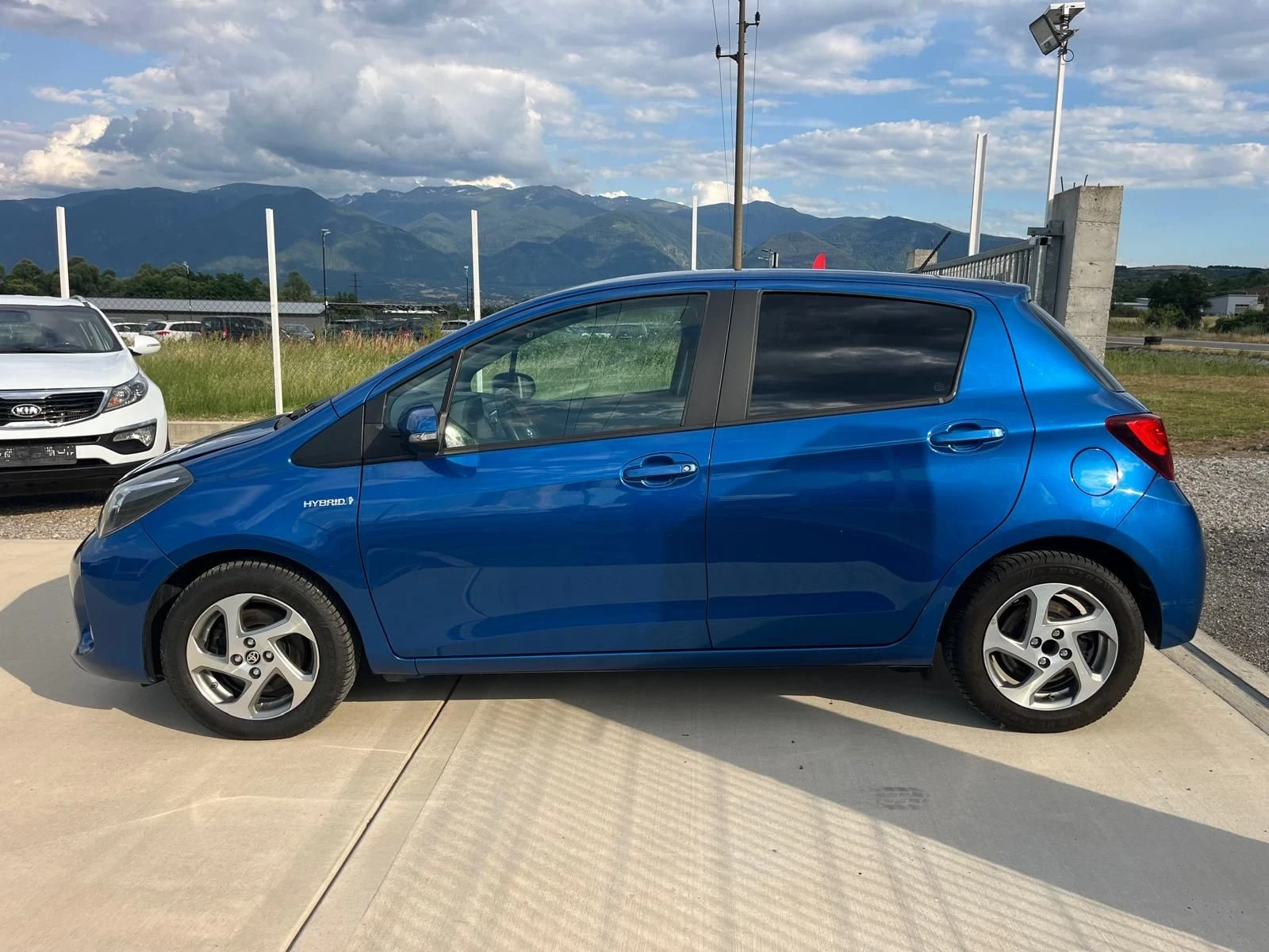 Toyota Yaris 1.5 Hybrid Automatic , снимка 5 - Автомобили и джипове - 56249362