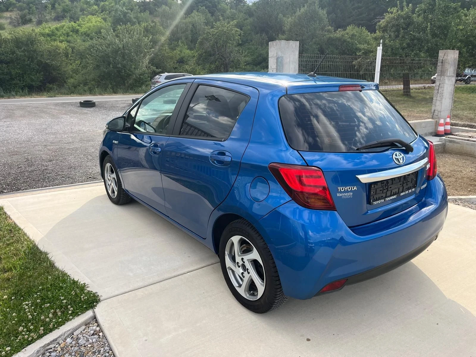 Toyota Yaris 1.5 Hybrid Automatic , снимка 7 - Автомобили и джипове - 56249362