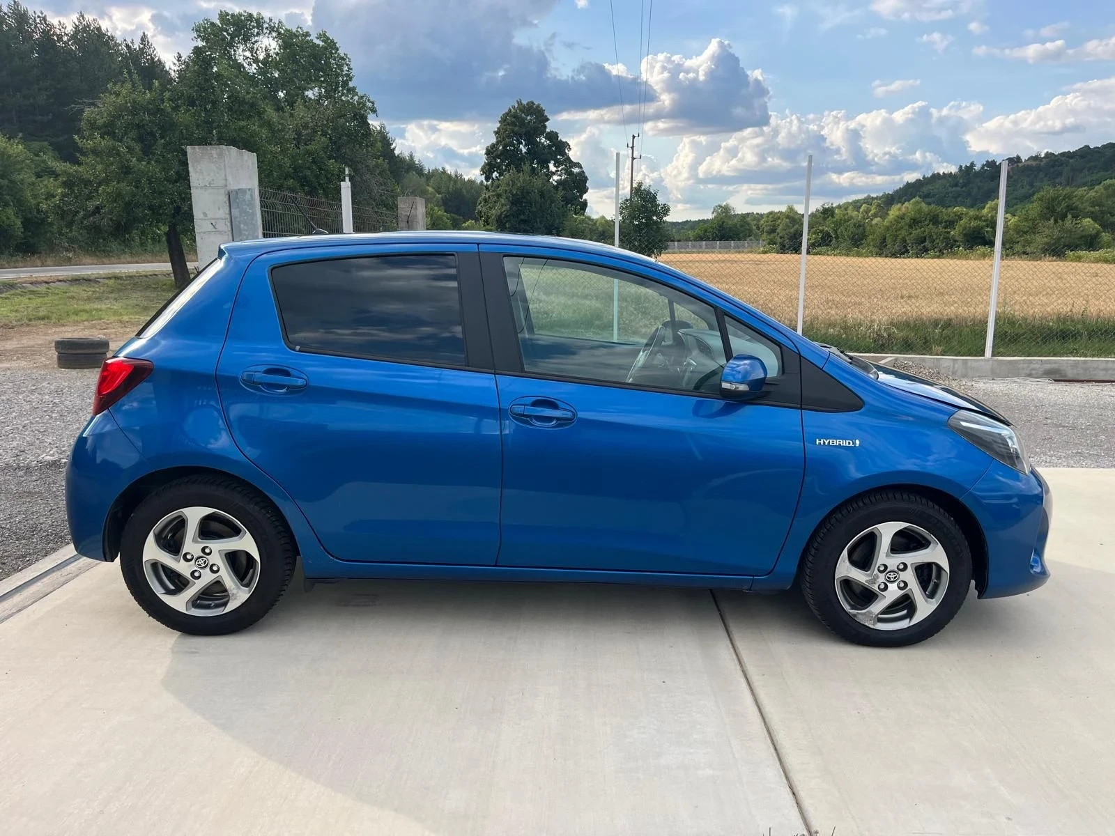 Toyota Yaris 1.5 Hybrid Automatic , снимка 3 - Автомобили и джипове - 56249362
