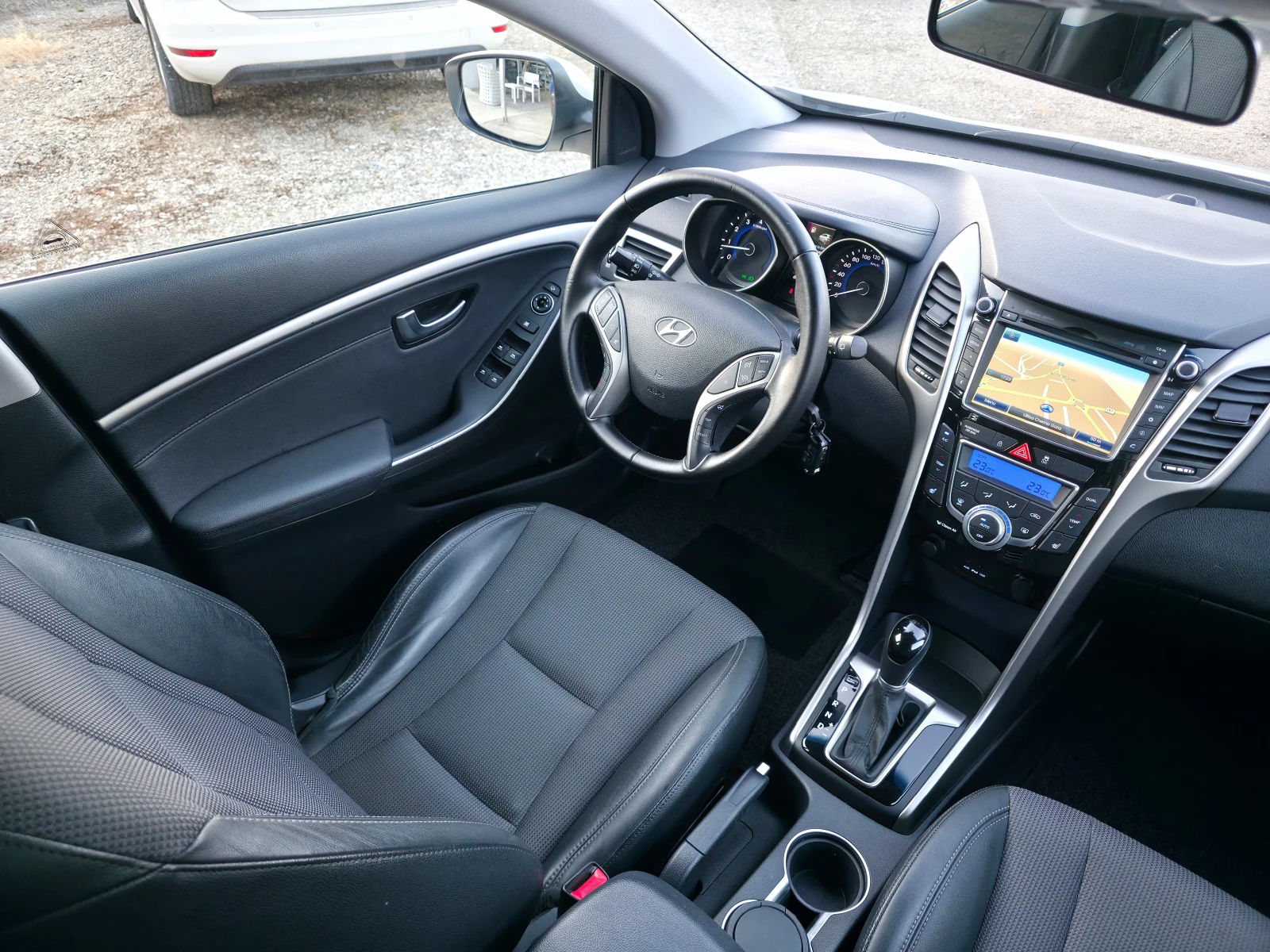 Hyundai I30 1.6GDI Automatik, снимка 12 - Автомобили и джипове - 56298380