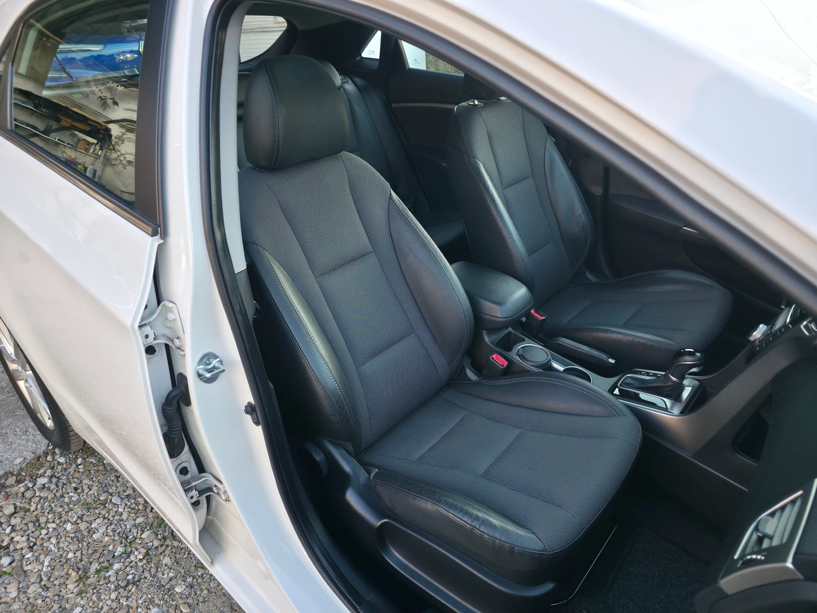 Hyundai I30 1.6GDI Automatik, снимка 11 - Автомобили и джипове - 56298380