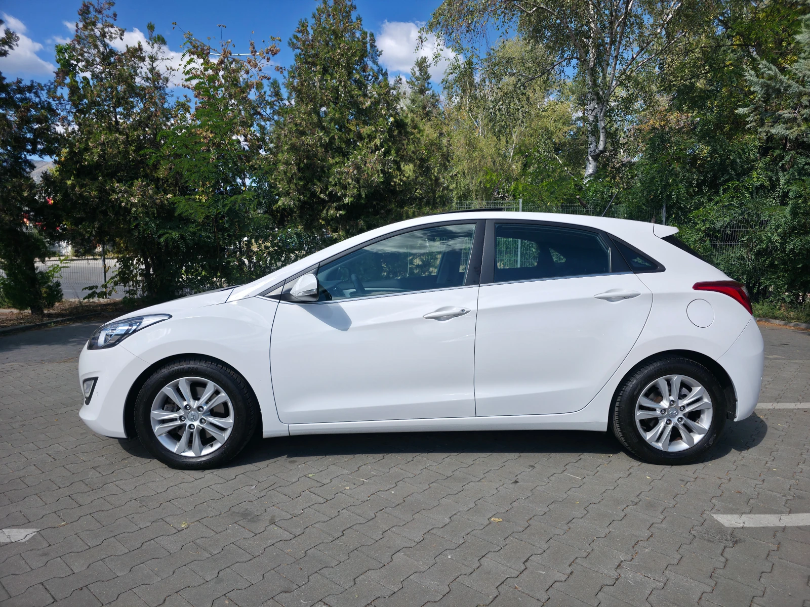 Hyundai I30 1.6GDI Automatik, снимка 8 - Автомобили и джипове - 56298380