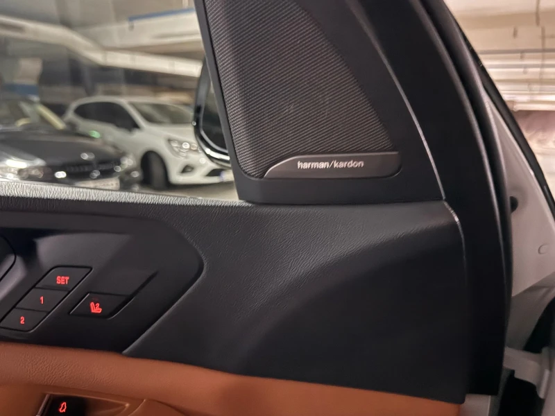 BMW X5 xDrive 40i/ M-Sport Individual/ Laser/Ниво, снимка 8 - Автомобили и джипове - 51215452
