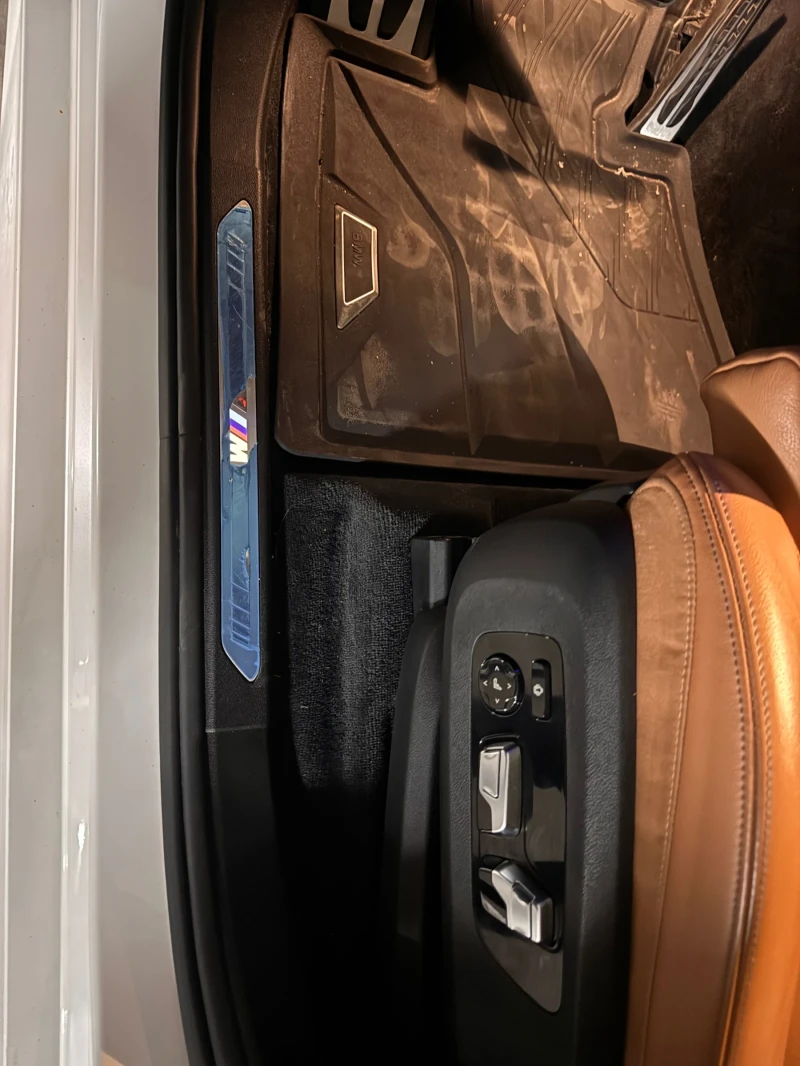 BMW X5 xDrive 40i/ M-Sport Individual/ Laser/Ниво, снимка 15 - Автомобили и джипове - 51215452