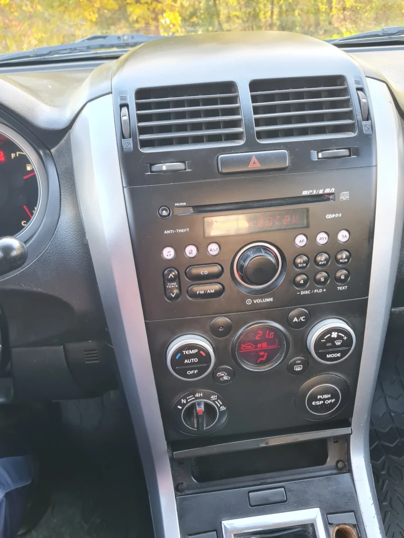 Suzuki Grand vitara 1.9 DDIS 129к.с.2011г , снимка 9 - Автомобили и джипове - 52295429