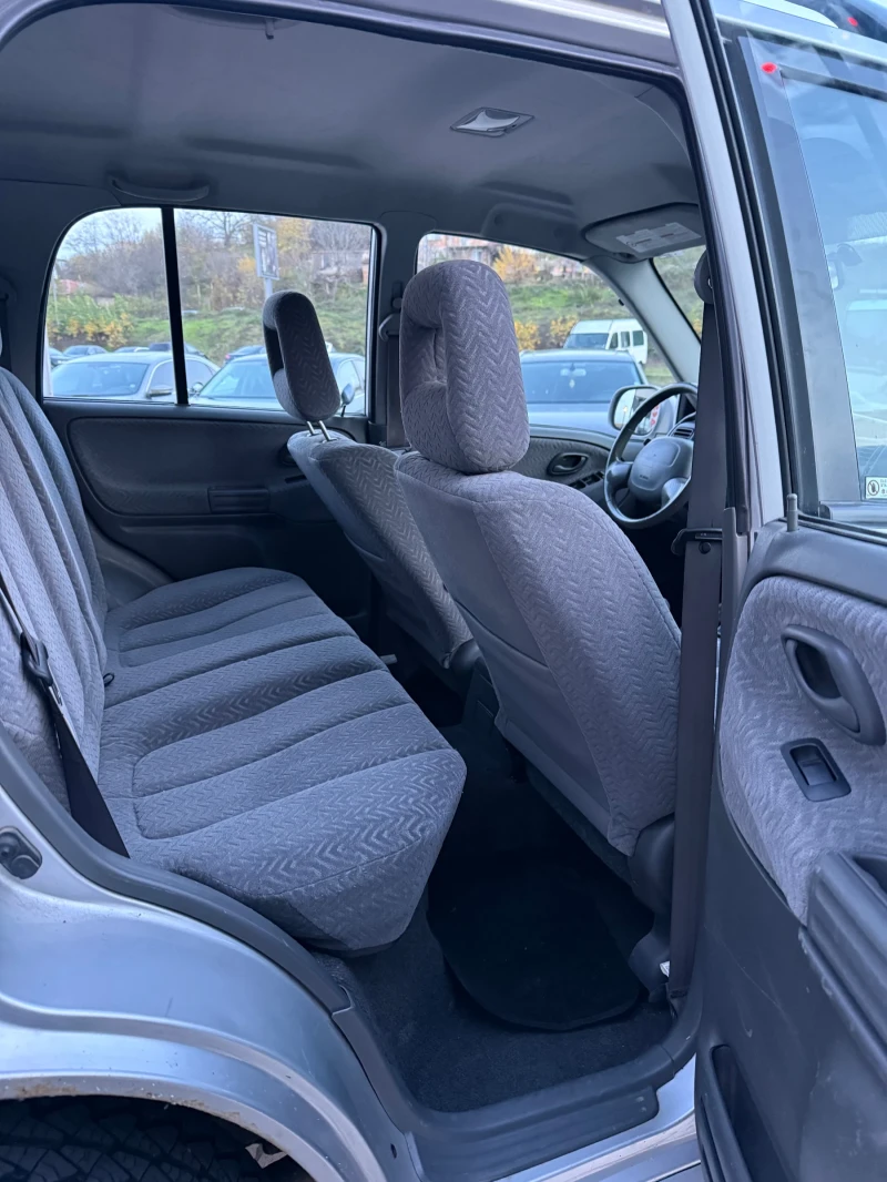 Suzuki Grand vitara Автоматик/Климатик/Повдигнат/Кални Гуми/Печка/Темп, снимка 10 - Автомобили и джипове - 52501630